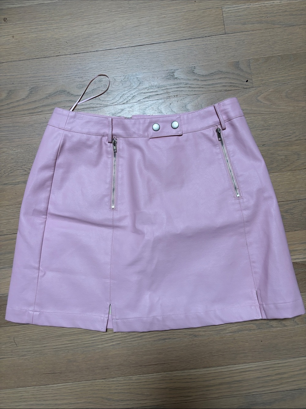 Alya Size M Soft Pink Faux Leather Mini Skirt with Front Zips